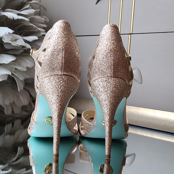 Blue by Betsey Johnson champagne sandals - Picture 4 of 9